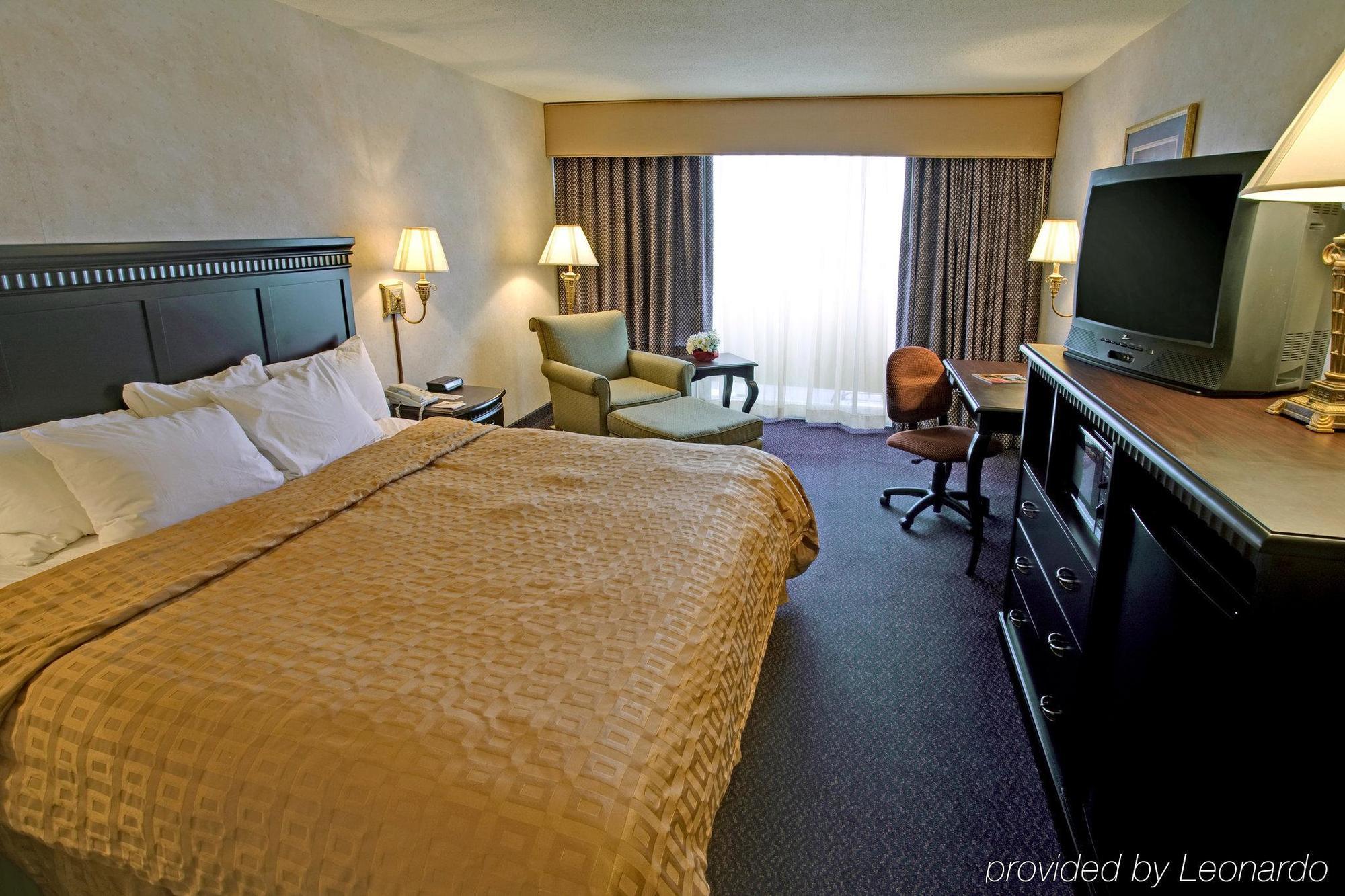 Quality Inn Near Hampton Coliseum Room photo