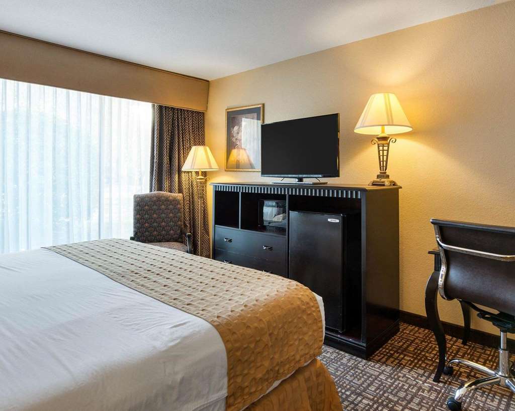 Quality Inn Near Hampton Coliseum Room photo