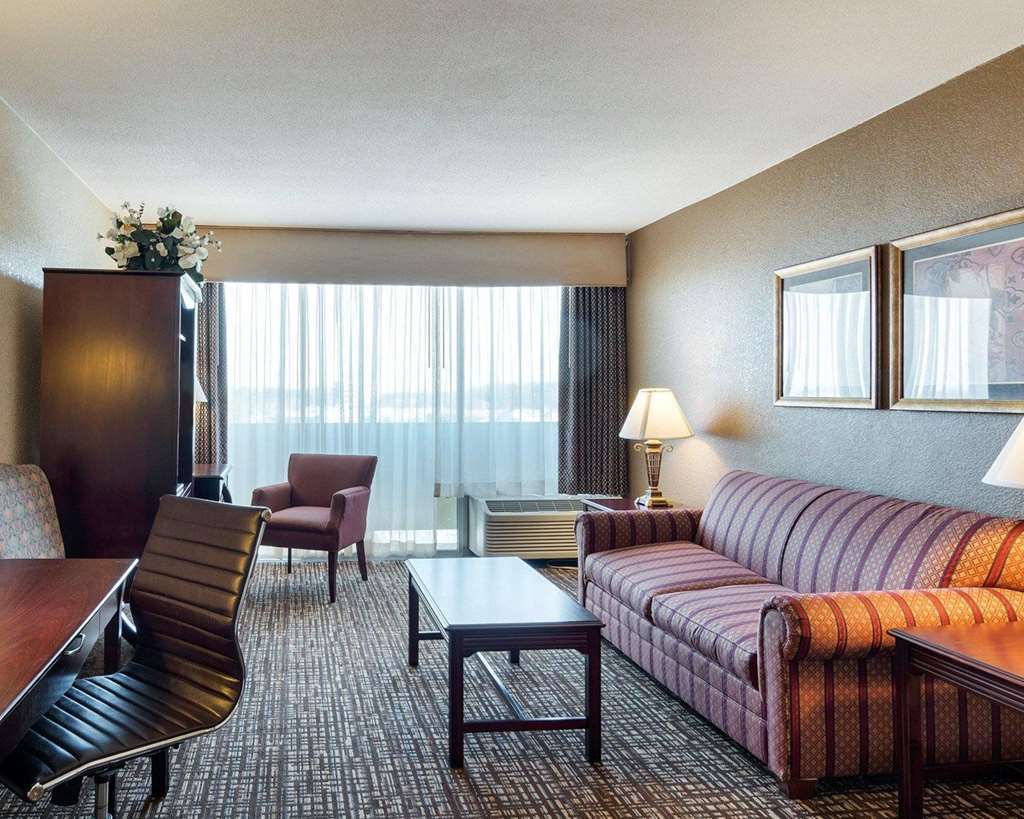 Quality Inn Near Hampton Coliseum Room photo