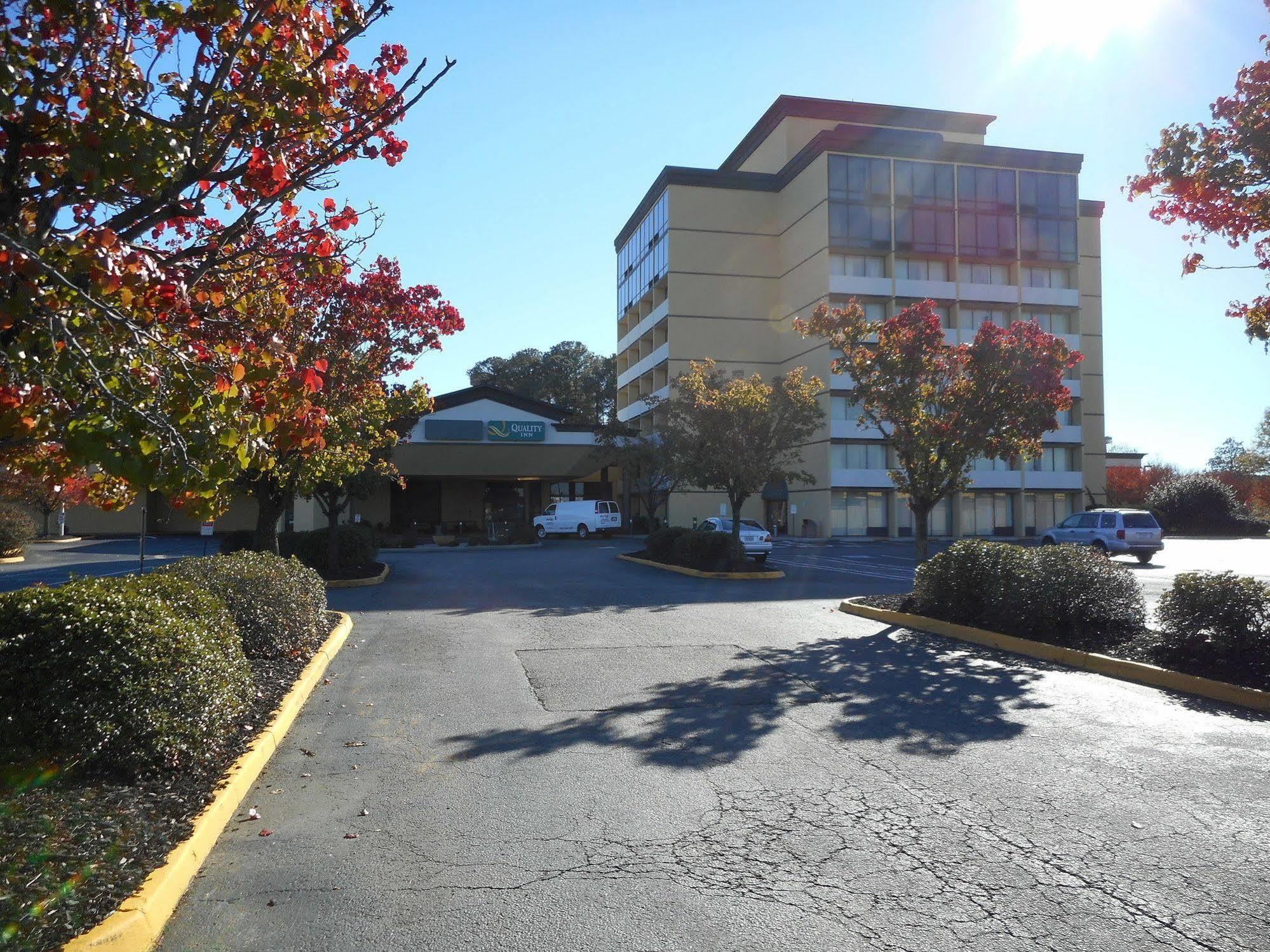 Quality Inn Near Hampton Coliseum Exterior photo