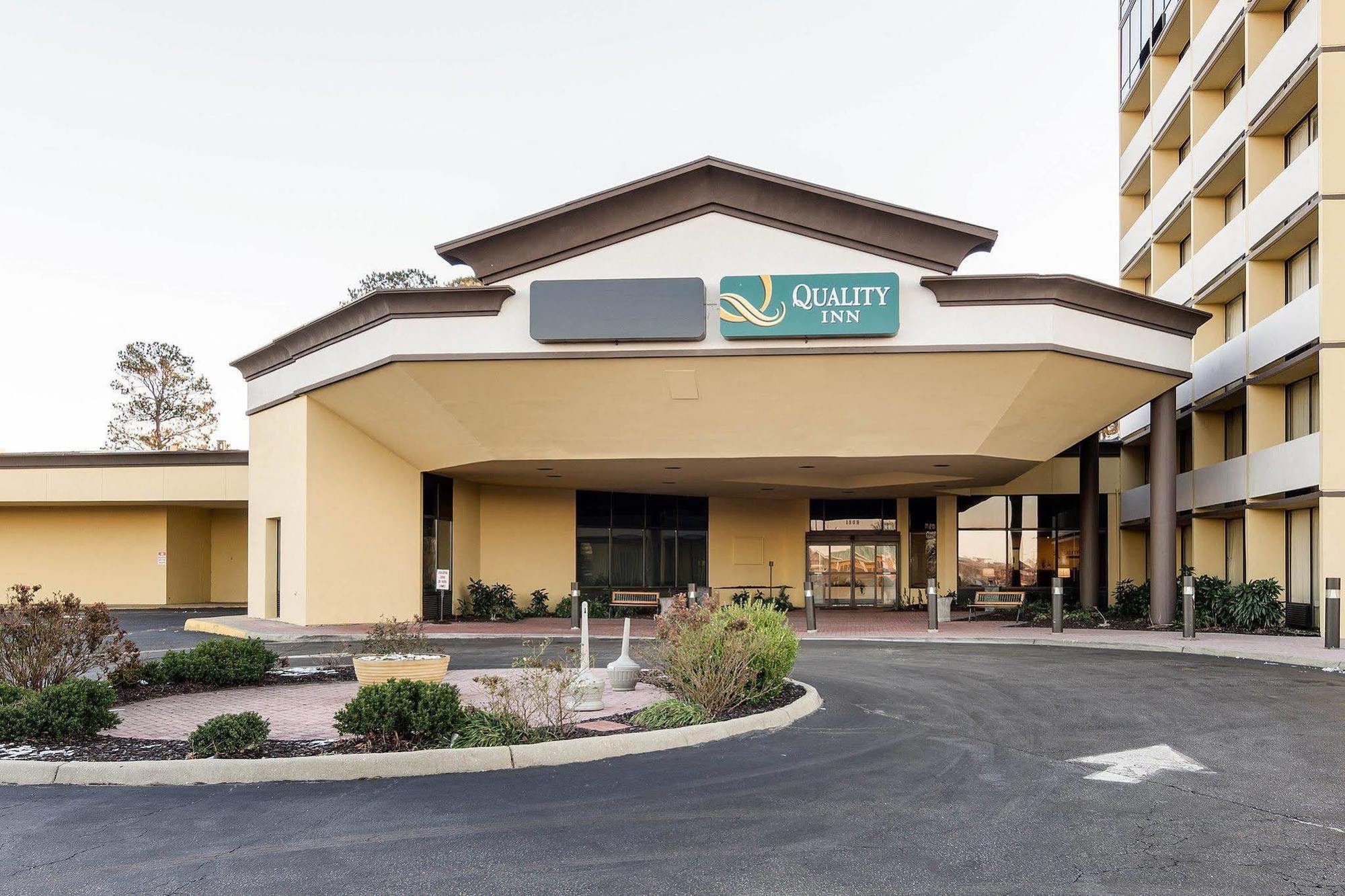 Quality Inn Near Hampton Coliseum Exterior photo