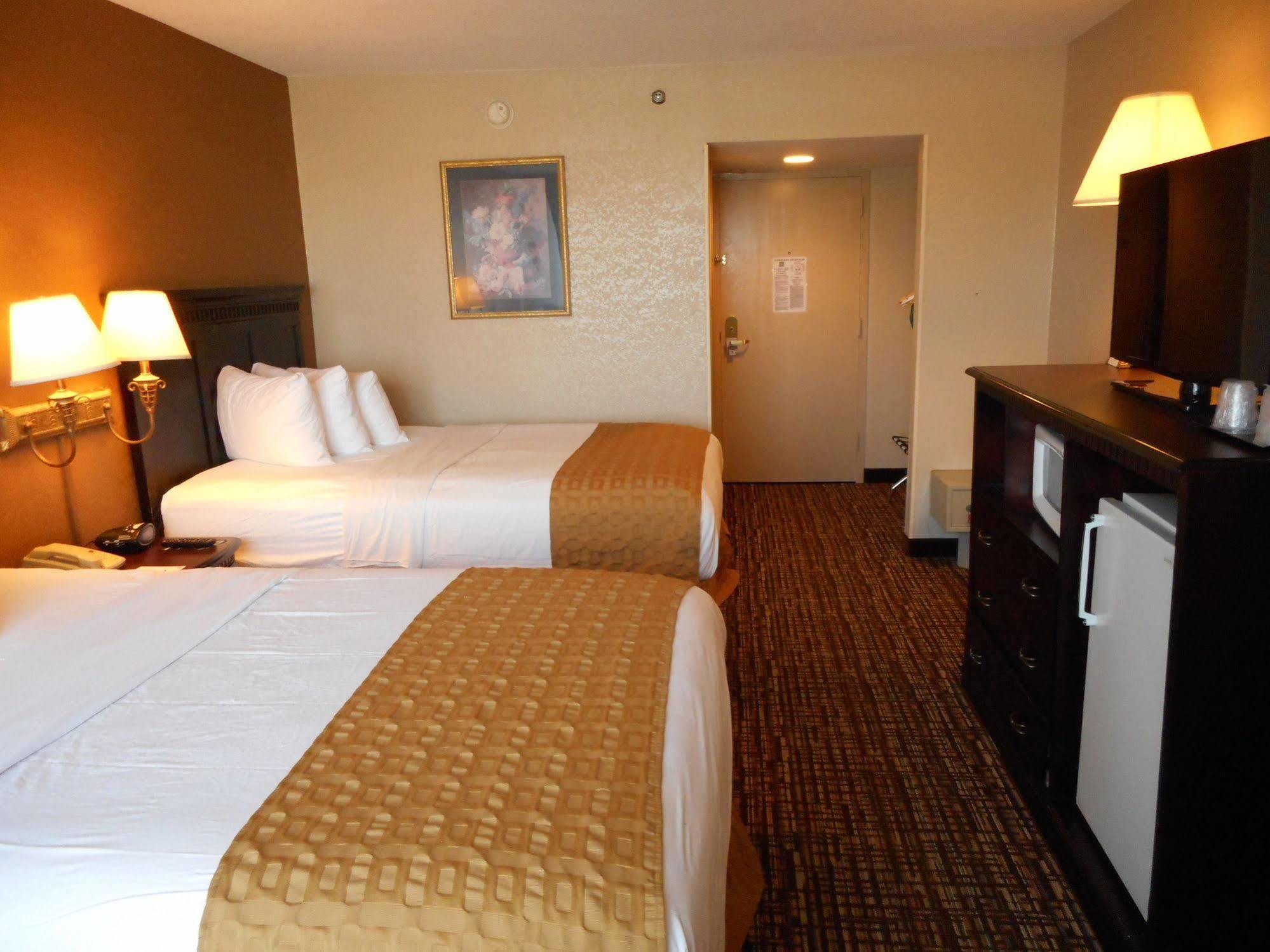 Quality Inn Near Hampton Coliseum Exterior photo